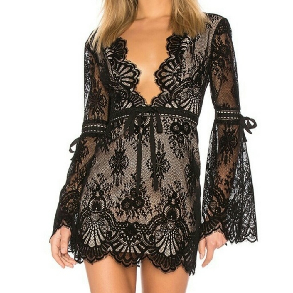 Lace sweetheart dress